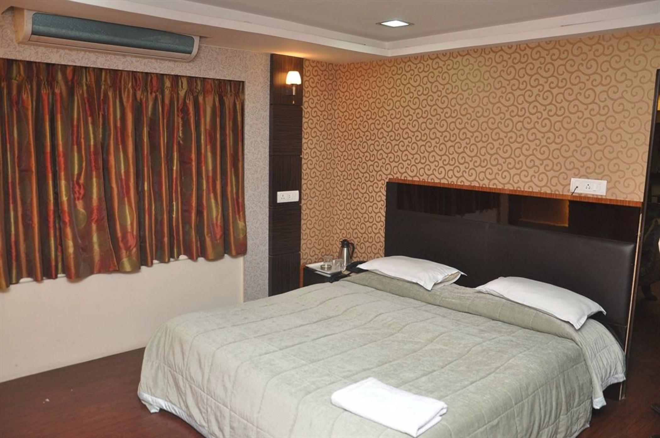 Hotel Metro Palace Bombaj Zewnętrze zdjęcie