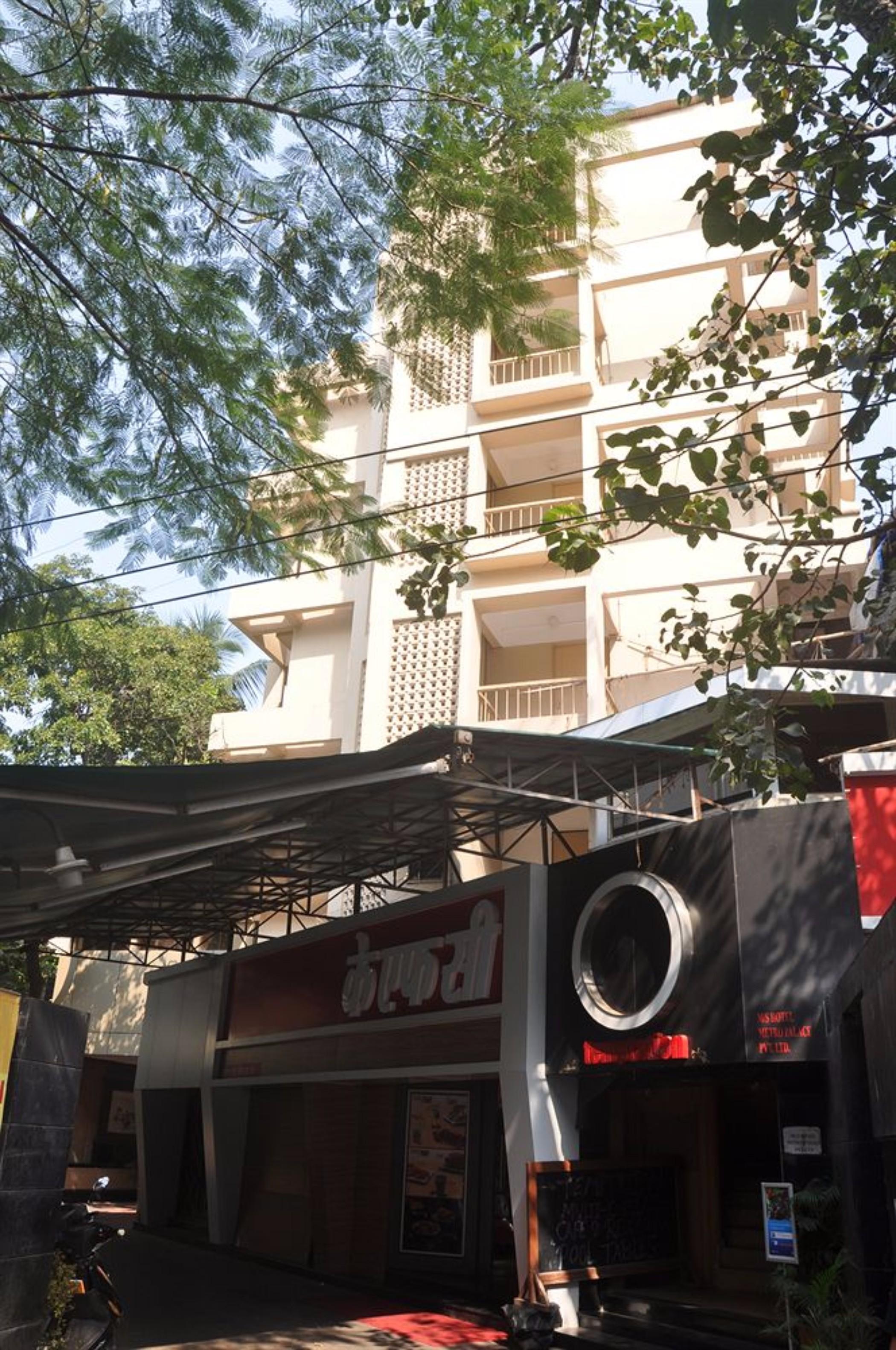 Hotel Metro Palace Bombaj Zewnętrze zdjęcie