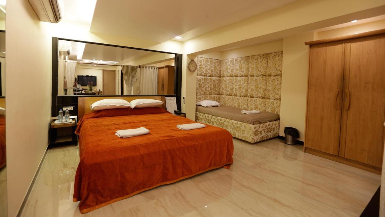 Hotel Metro Palace Bombaj Zewnętrze zdjęcie